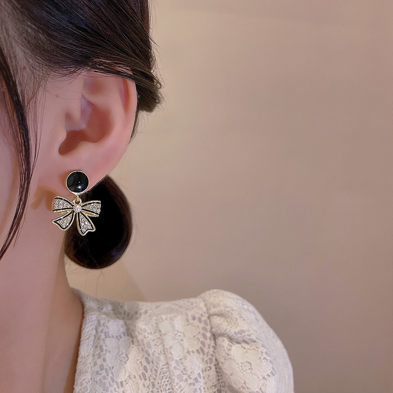 Anting Tusuk Sterling silver 925 Desain Pita Hias Mutiara Hitam Mewah Untuk Wanita