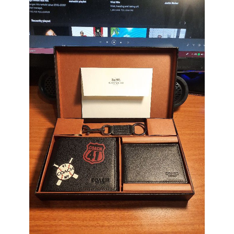 COACH NEW YORK WALLET