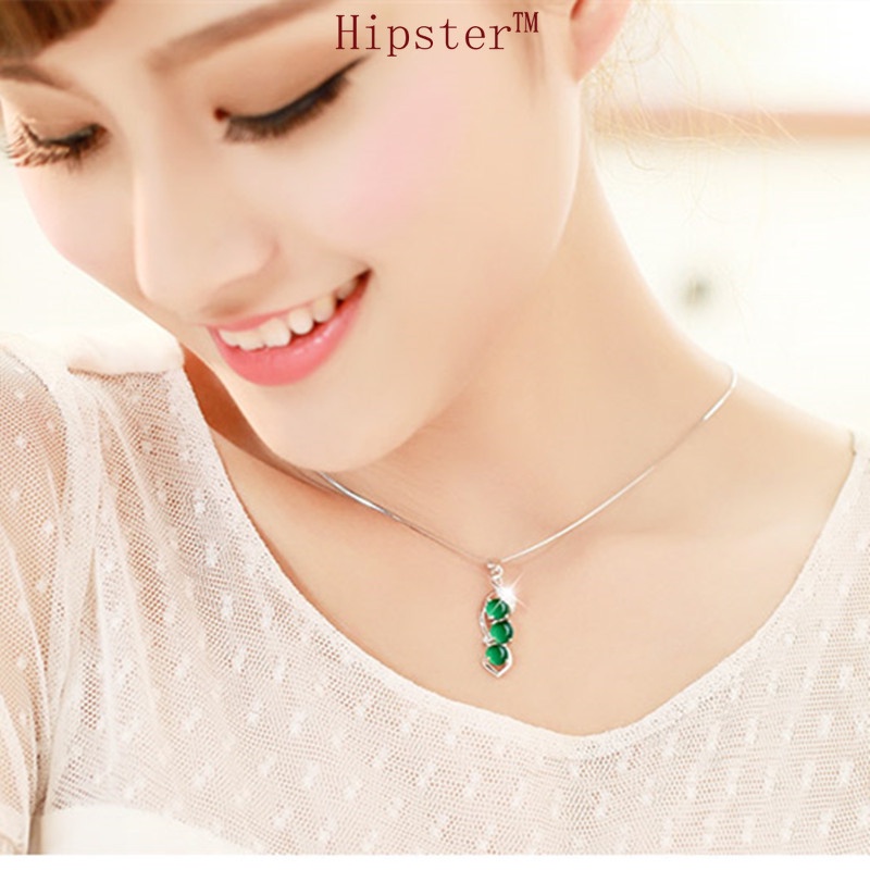 Traditional Ethnic Style Characteristic Natural Green Agate Pendant Diamond-Studded Necklace