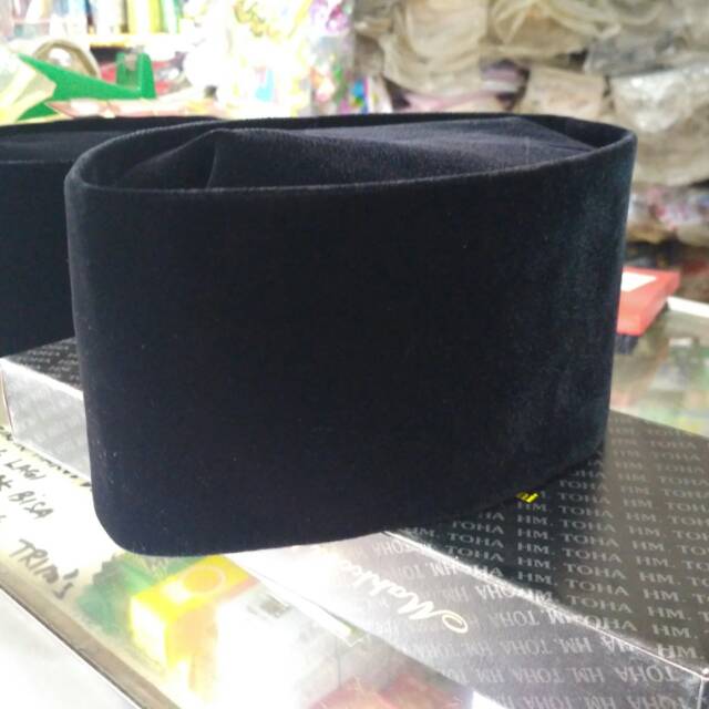 Peci Polos Hitam MANIS