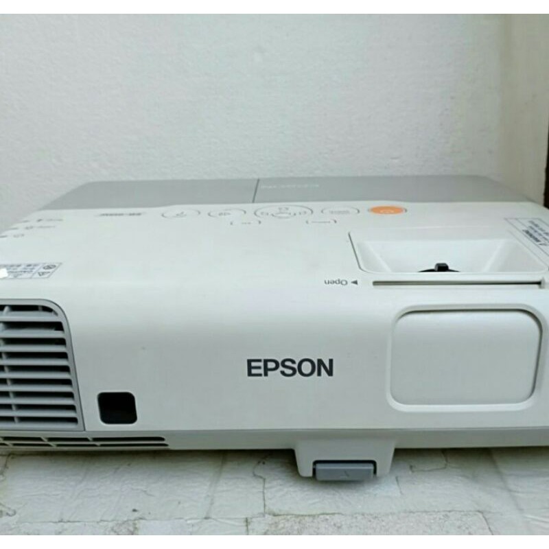 proyektor EPSON EB900