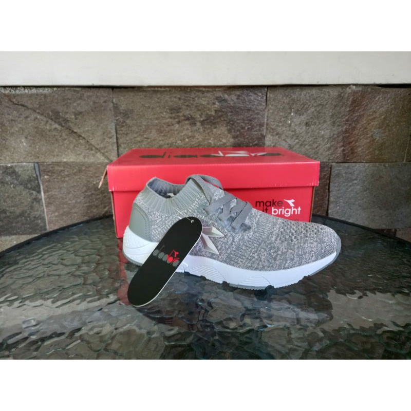 Original Sepatu Diadora Ilario (W) Grey / Pink