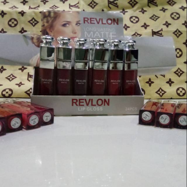 Revlon Matte Lip Gloss 3D 24h