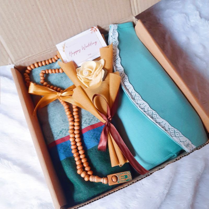 

hampers mukena sarung couple hampers lebaran idul fitri ,hadiah pernikahan, wedding,anniversary dll