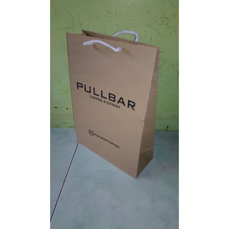 

Tas paperbag tas kertasukuran 20 x 8 x 25