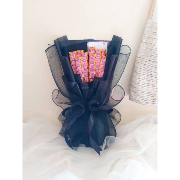 

buket snack hampers wisuda, valentine,hari ibu