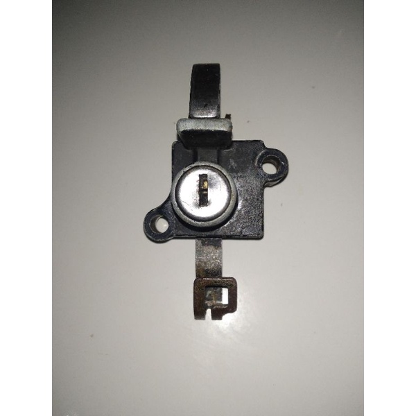 Kunci jok gantungan helm tiger 2000 tiger revo original