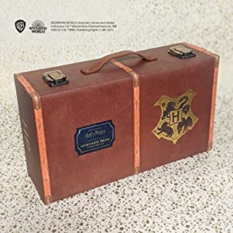 Harry Potter: Hogwarts Trunk Collectible Set | Shopee Indonesia