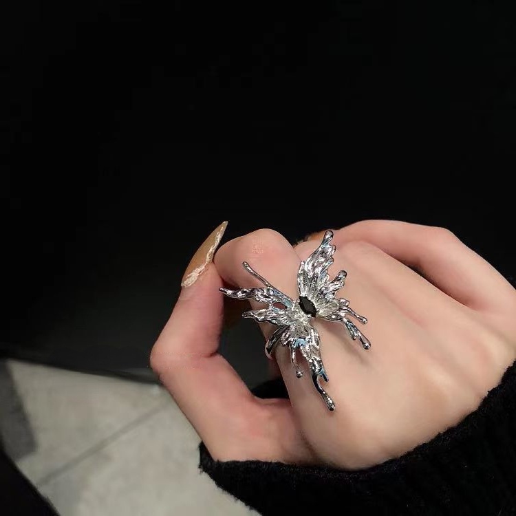 Cincin Model Butterfly Terbuka Bahan Alloy Lapis Silver Aksen Berlian Imitasi Untuk Wanita