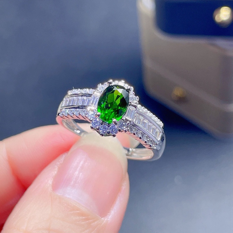 Cincin Zircon Oval AAA Warna Hijau Gaya Minimalis Adjustable Untuk Wanita