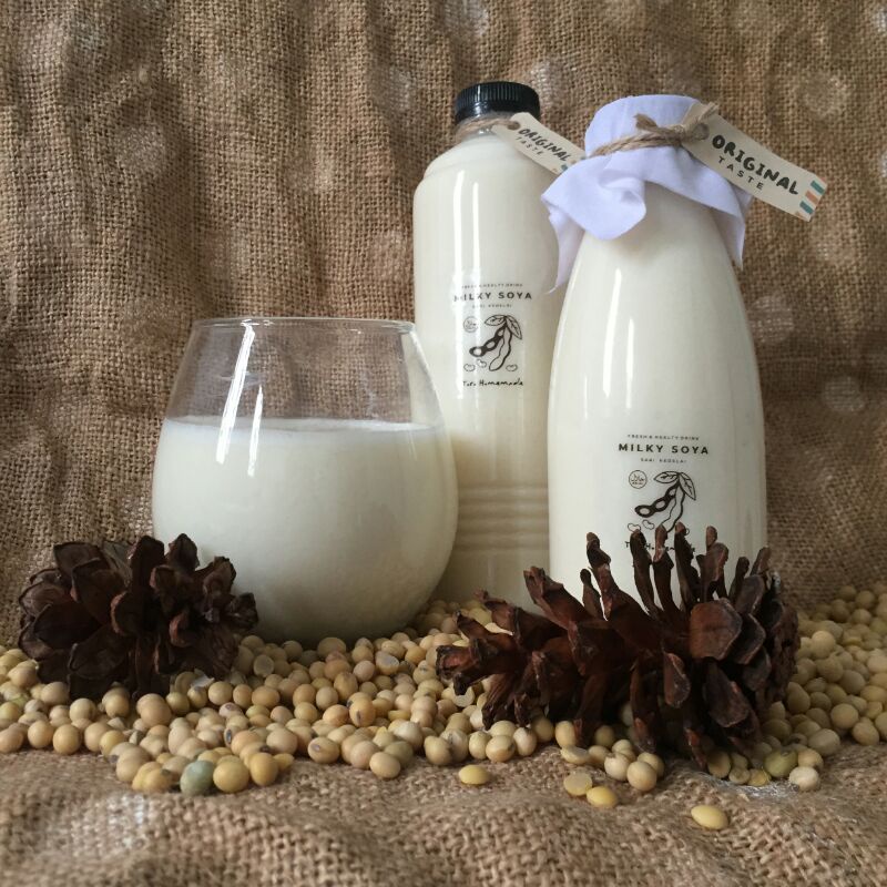 

MILKY SOYA susu kedelai murni, minimum order 2 botol