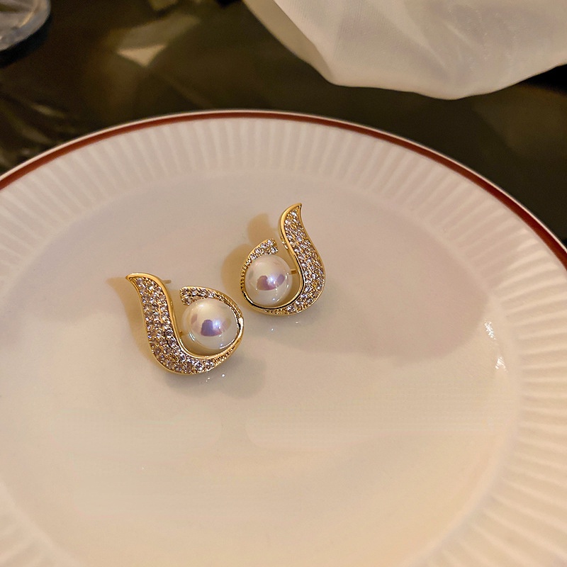 Anting Tusuk Gantung Temperament Hias Mutiaraberlian Gaya Retromewah Untuk Wanita