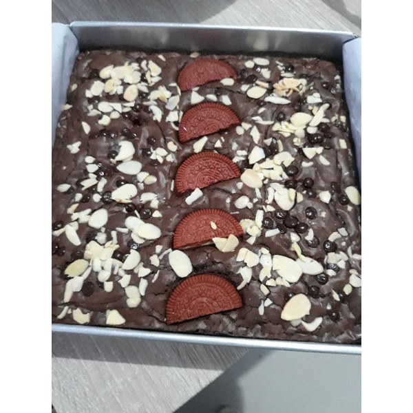 

FudgyBrownies3topping