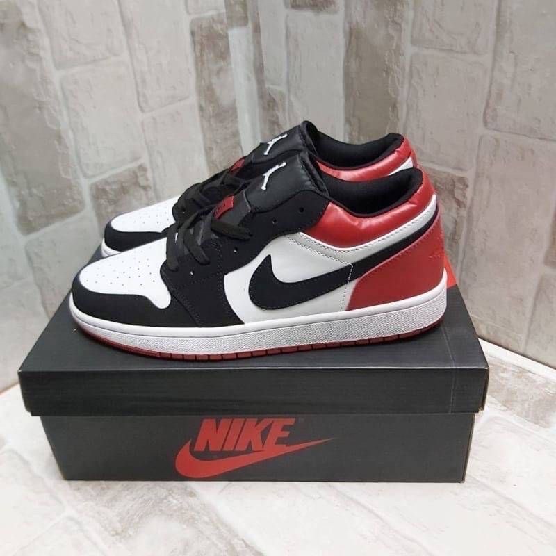 Nike Air Jordan 1 Low &quot;Black Toe&quot;