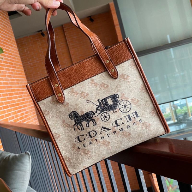 tas wanita SELEMPANG Field Tote TOTEBAG 22 With Horse And Carriage Print And Carriage Badge 8456