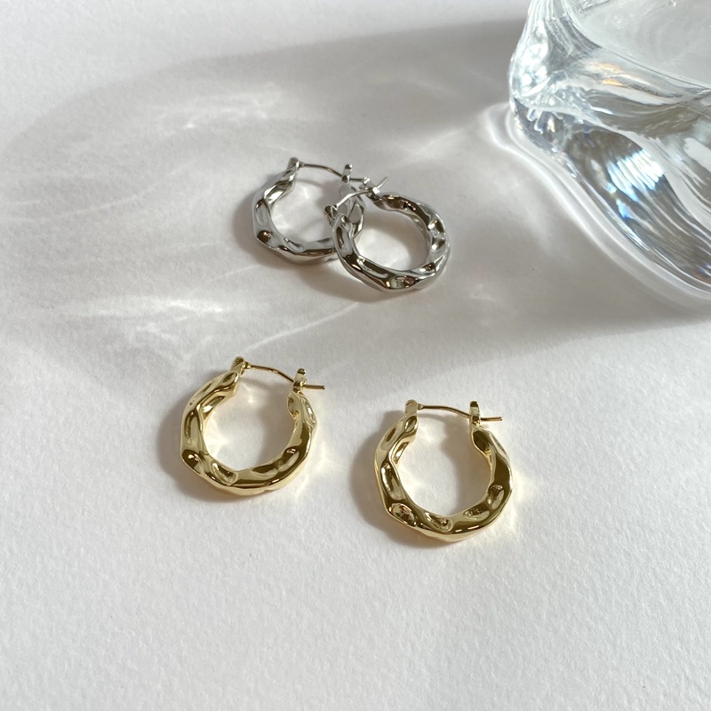 Anting Bulat Bahan Metal Gaya Trendy / Simple Untuk Wanita