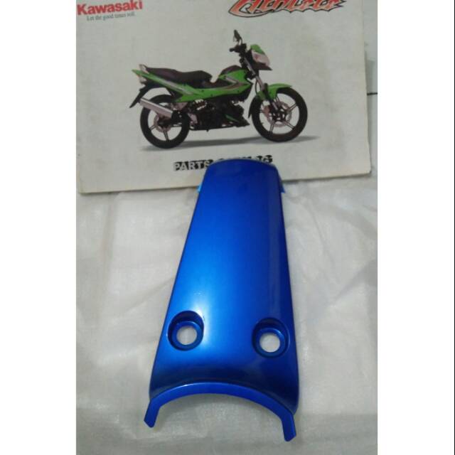 Cover tail athlete biru