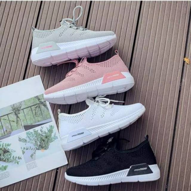 PROMO TERMURAH Sepatu Sneakers Wanita Sepatu Kets Model Korea Kekinian Smile F 2021
