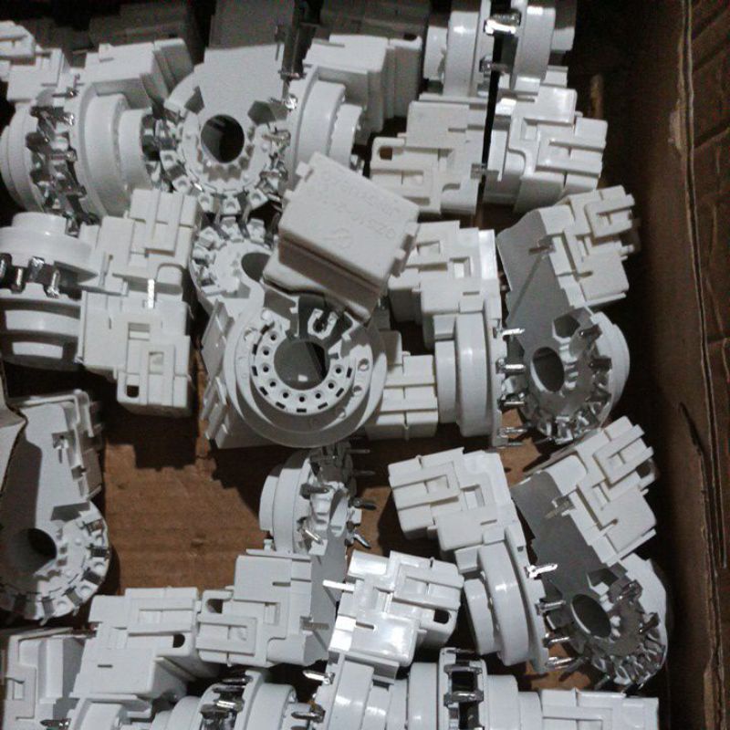 Soket tv crt tv tabung