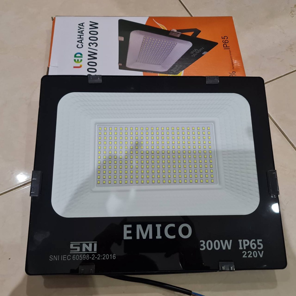 Lampu Sorot 300W PUTIH Emico/Lampu Tembak LED 300 Watt IP65 EMICO