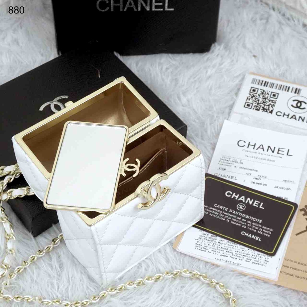 CH Small Box With Chain 880 ( WITH BOX )