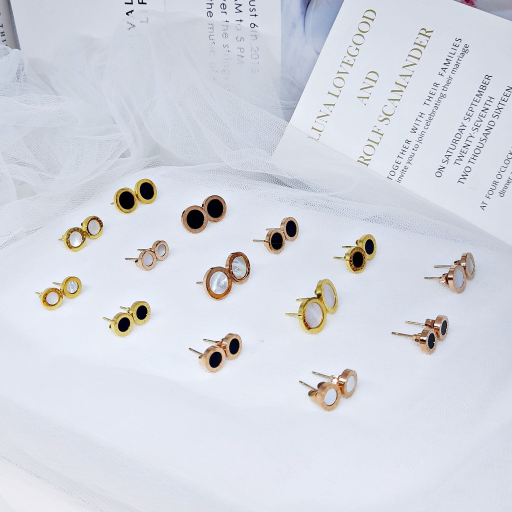 Anting TusukTitanium Bulat Hitam Romawi Polos Rose Gold - BE350