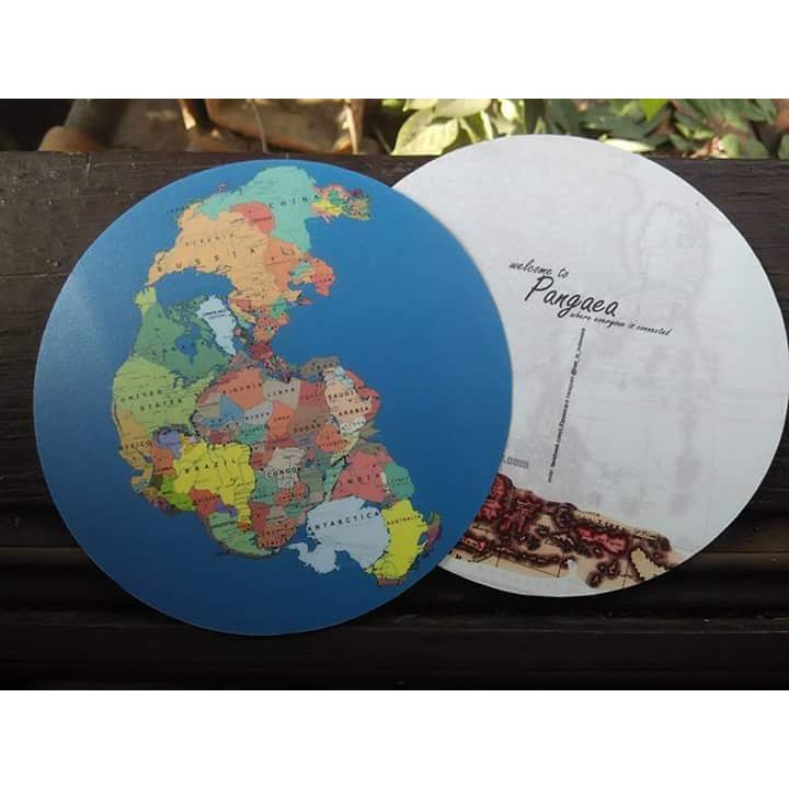 

Kartupos Shapedcard Globe Pangaea