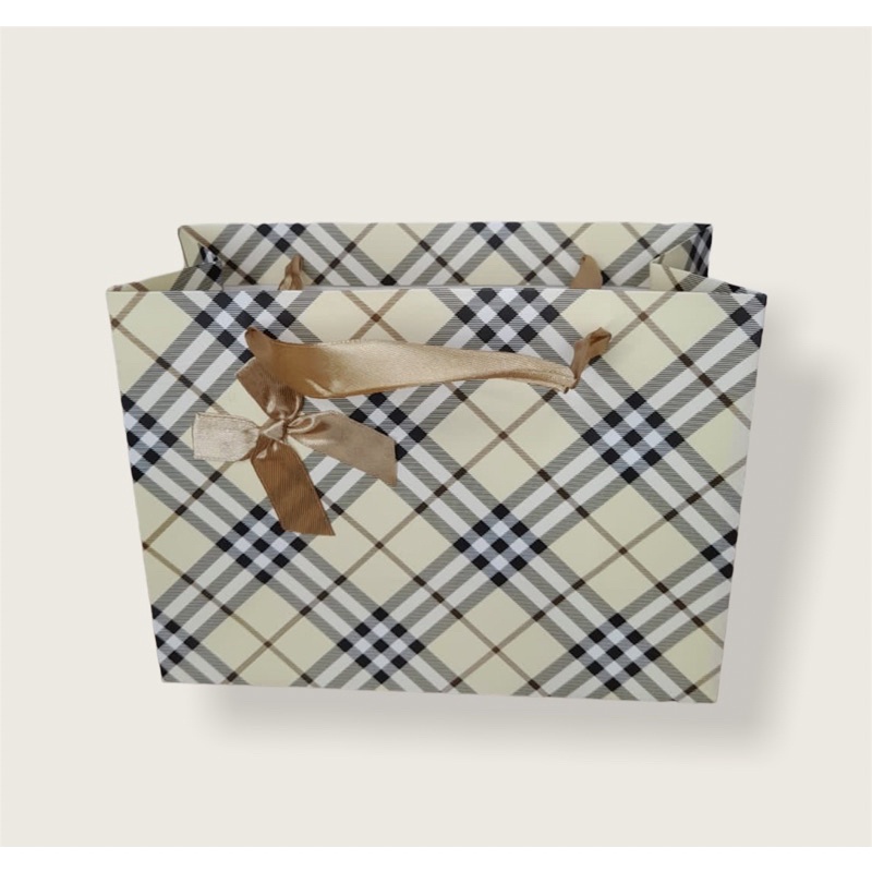 

paperbag goodiebag motif garis premium 20cmx9cmx15cm (pxlxt)