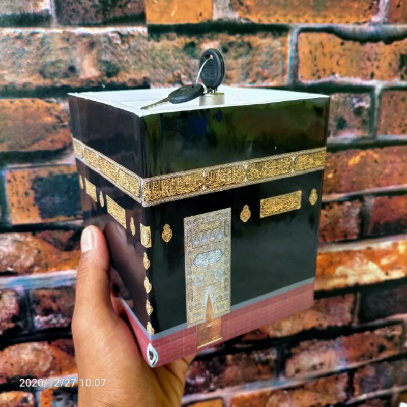 miniatur celengan Ka'bah unik