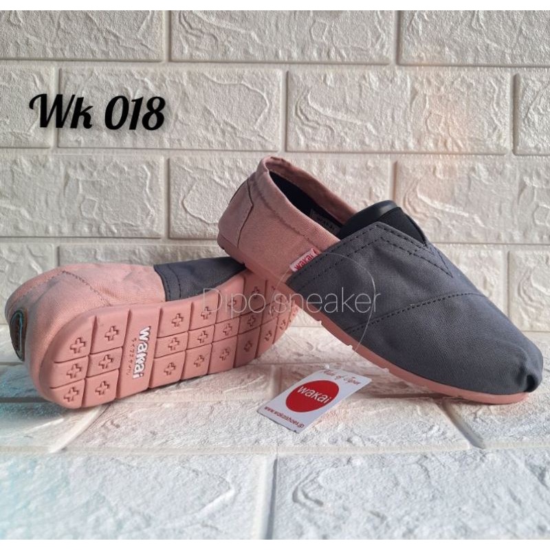 SEPATU SLIP ON WANITA WAKAI ABU PEACH TERMURAH