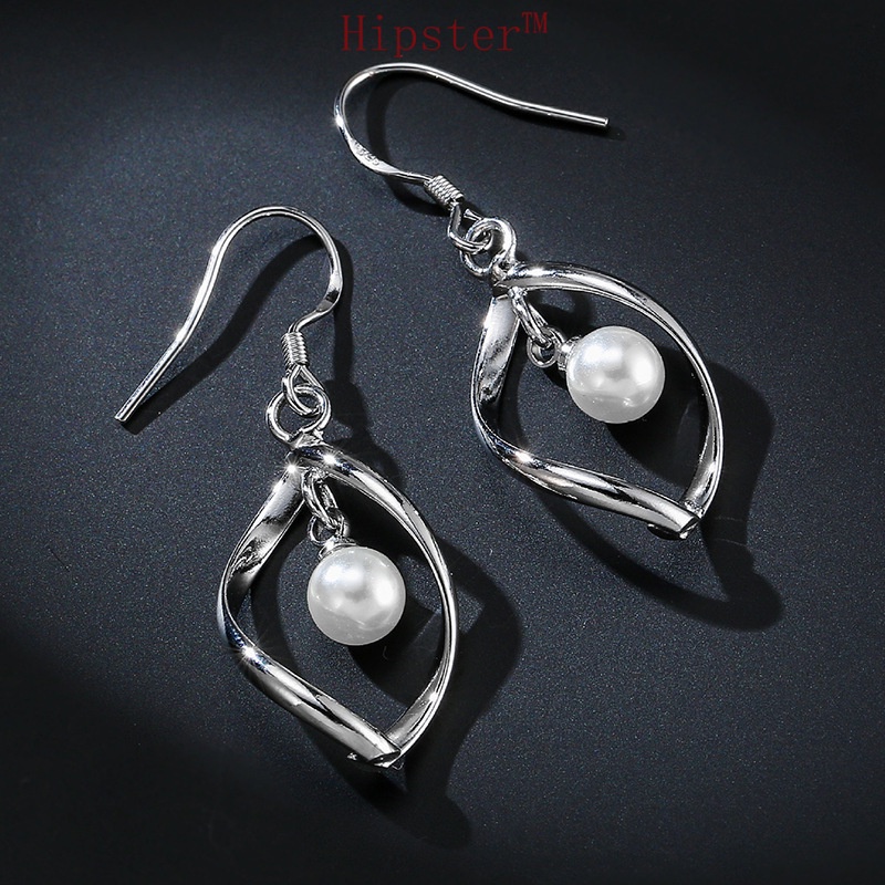 Creative Design Rotating Pearl Grace Hollow Ear Stud