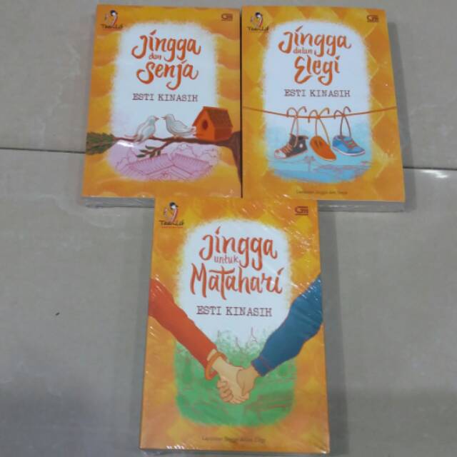 Novel Teenlit Trilogi Jingga dan Senja Esti Kinasih