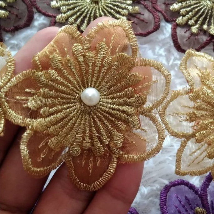 Renda Bordir Bunga Kelopak Emas 1Meter Renda Bunga Kelopak Emas Bordir super murah. bordil aplikasi 