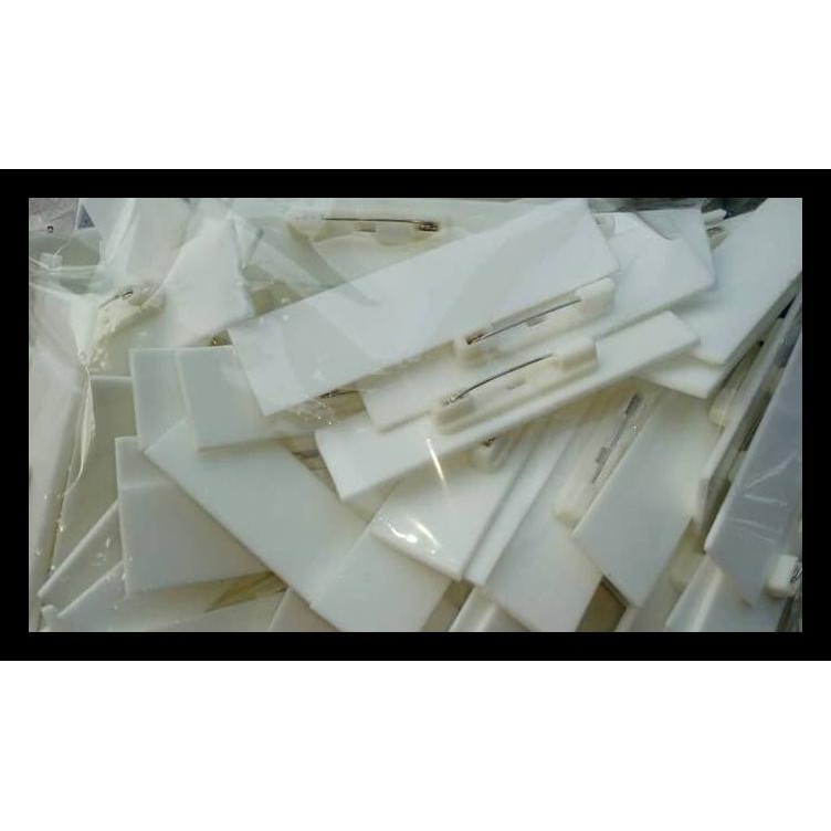 

Acrylic Nametag Kosongan Plus Peniti Promo