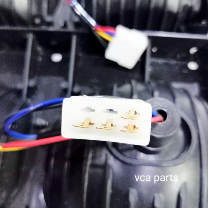 LAMPU STOP/LAMPU REM BELAKANG HINO RANGER PER 1 SET (2PCS) KIRI KANAN.