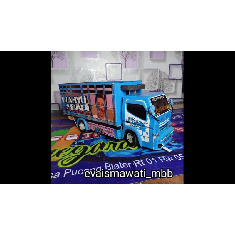 Miniatur truk wahyu abadi ukuran jumbo 42cm oleng