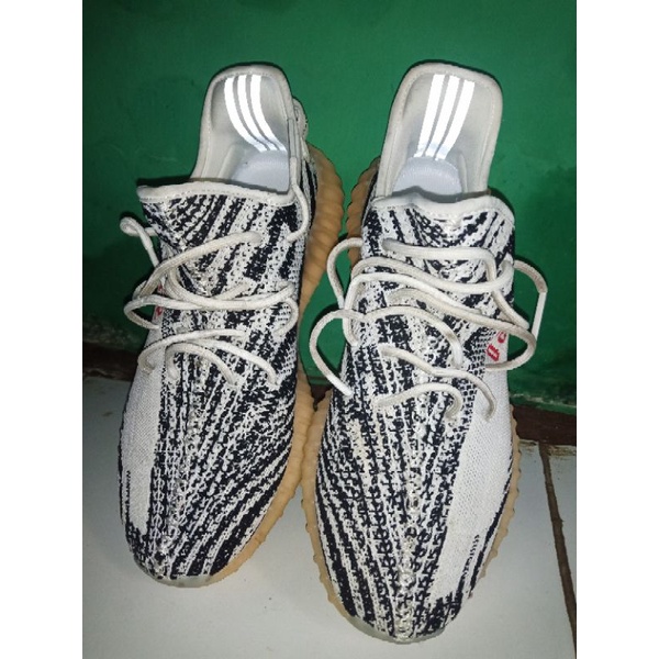 yeezy zebra size 9.5