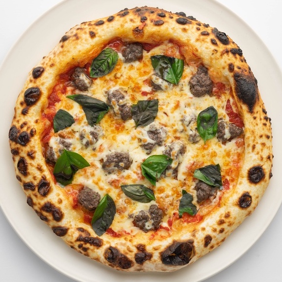 

Oma Elly - Fennel Beef Sausage Pizza