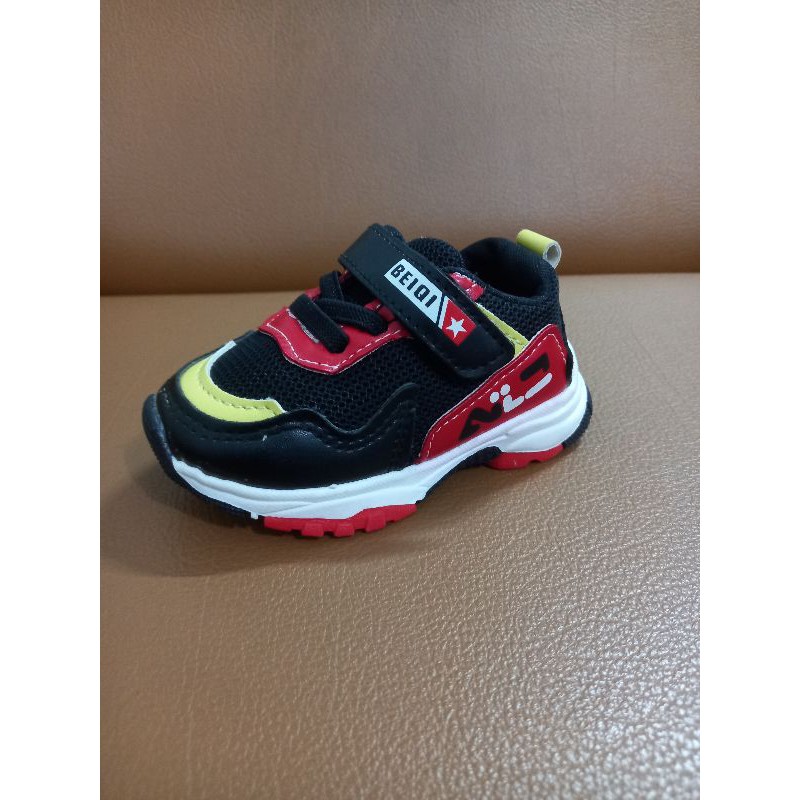 Sepatu anak laki laki semi kulit