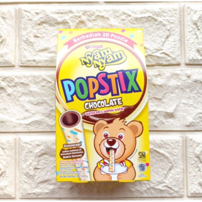 

Nyam Nyam Popstix 48 gram - NyamNyam Pop Stick Chocolate Wafer Roll Warna Warni