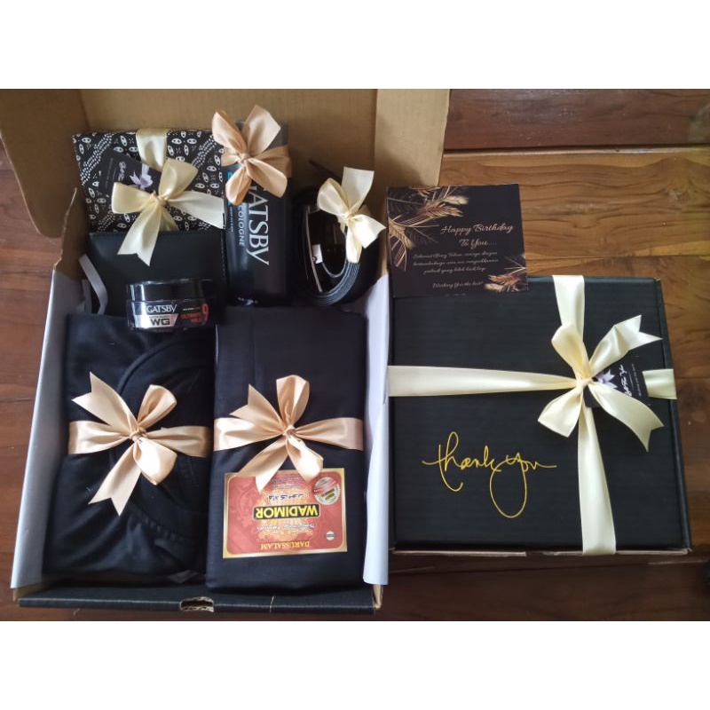 Hampers kado ulang tahun cowok/ Hampers Black Edition kado anniversary