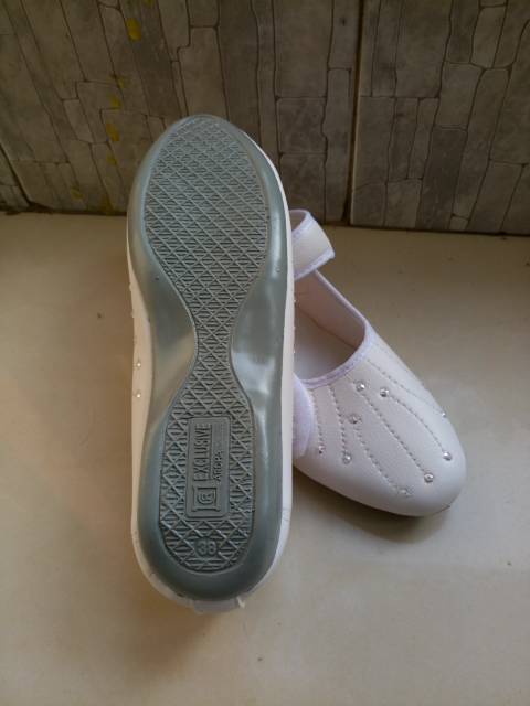 Bryan Sepatu Haji Umrah Flatshoes Putih Bordir Mote Exclusive Ori by Ardha 38-42 PNS Farmasi Kantor