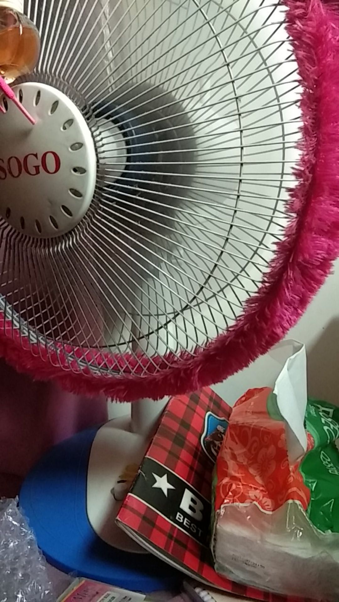 Frame Oppo F7 / Bezel Middle / Tatakan Lcd