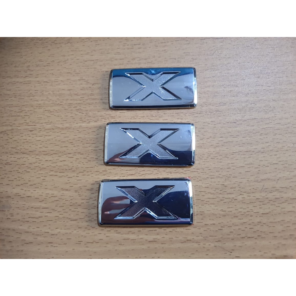 Emblem Logo X Mobil Bagasi Daihatsu Xenia Sigra Luxio Chrome Original