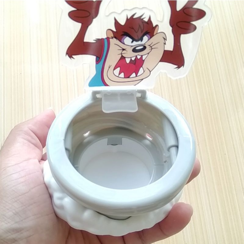 Mainan / Pajangan Figure Tempat Wadah Tazmania Devil Toys Bekas