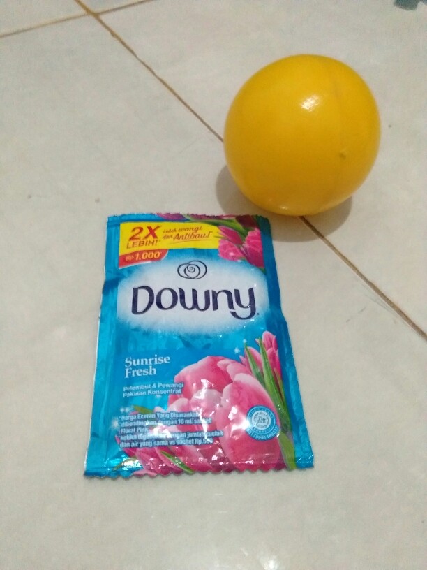 Downy Perfume Collection Pelembut Dan Pewangi Pakaian Sachet