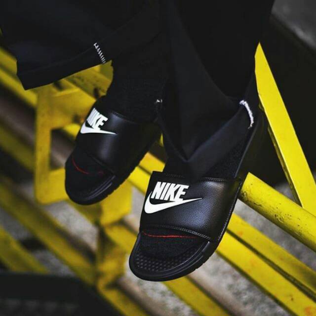 Nike ORIGINAL Benassi Swoosh