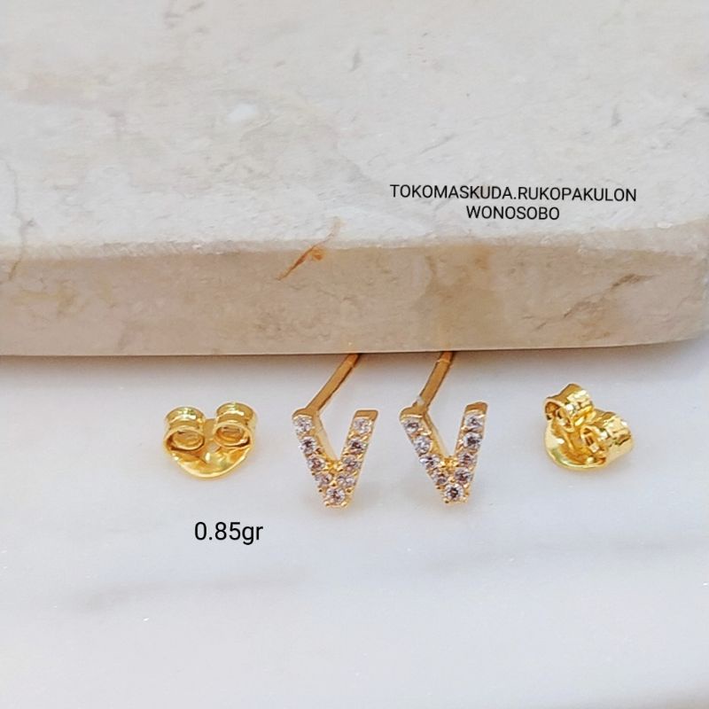 giwang alphabet  (emas asli kadar 8K)