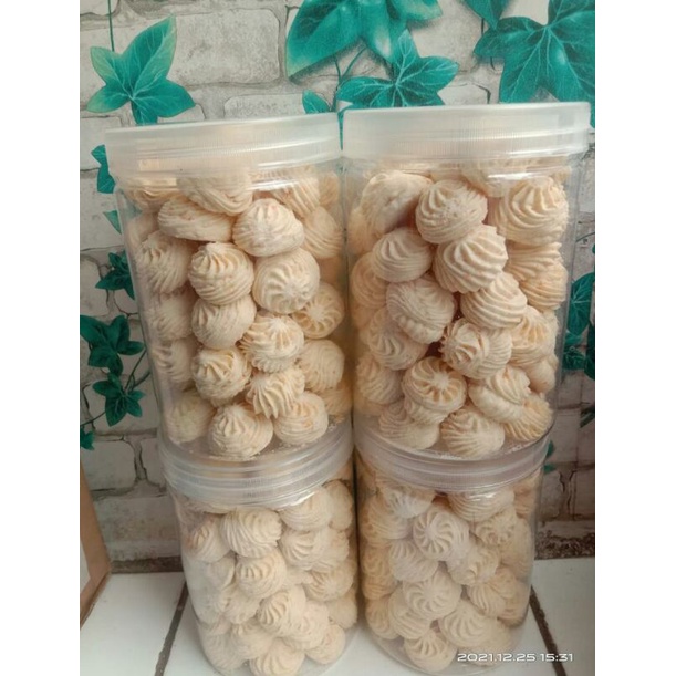 

kue almon cheese