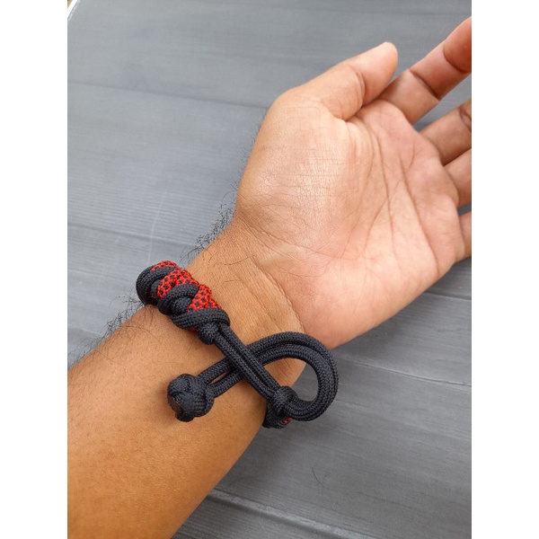 Gelang Paracord Cyclone Wrap Mad Max Style